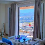 Blue Lagoon Luxury A3 דירה